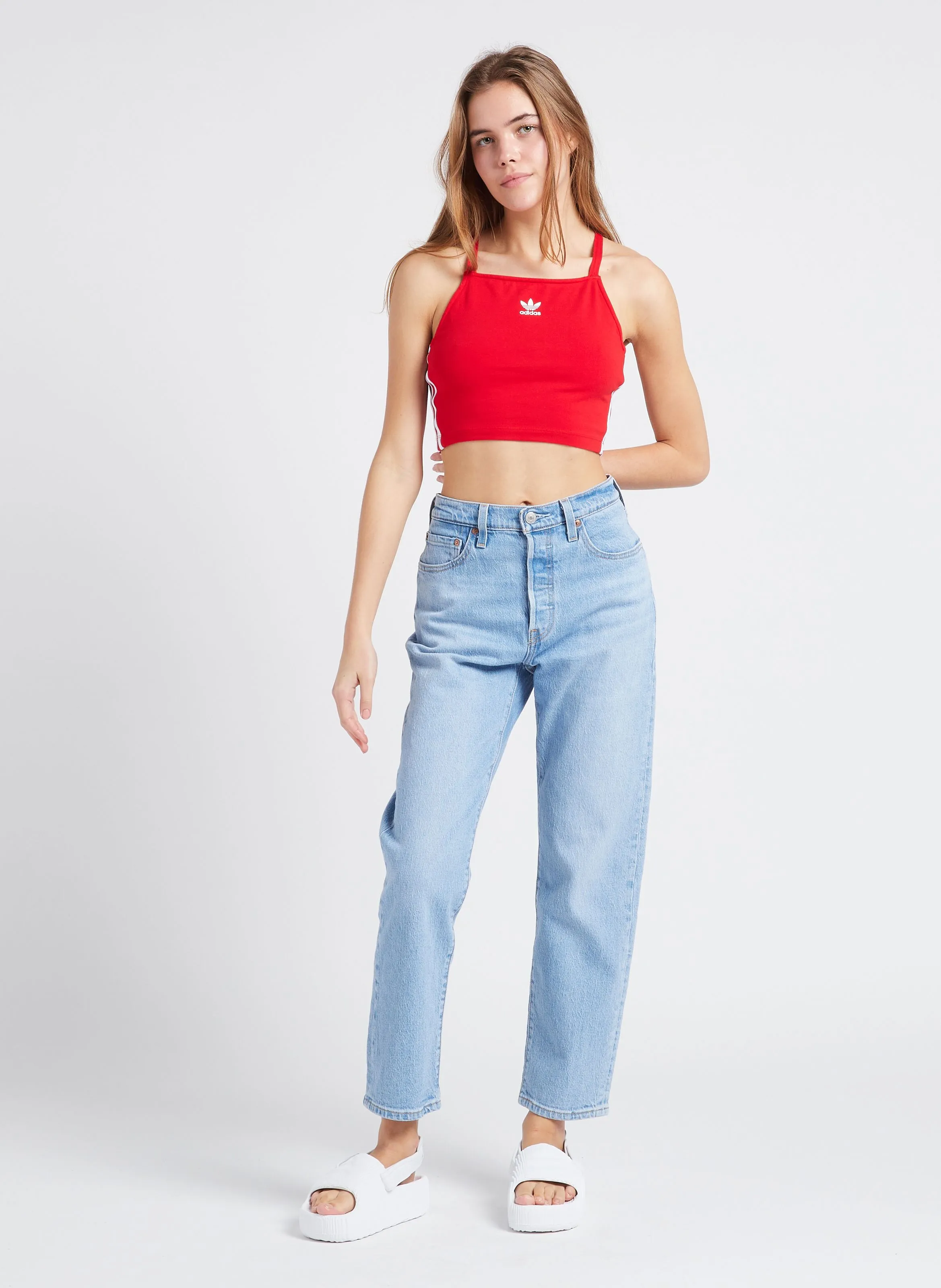 ADIDAS Crop top de algodón elástico en rojo