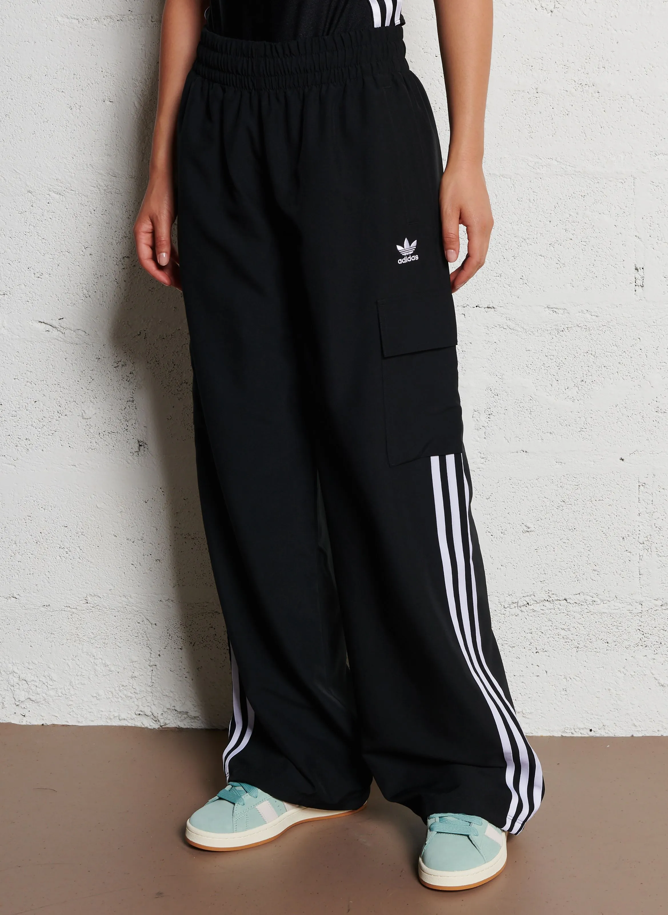 ADIDAS Pantalón ancho en negro