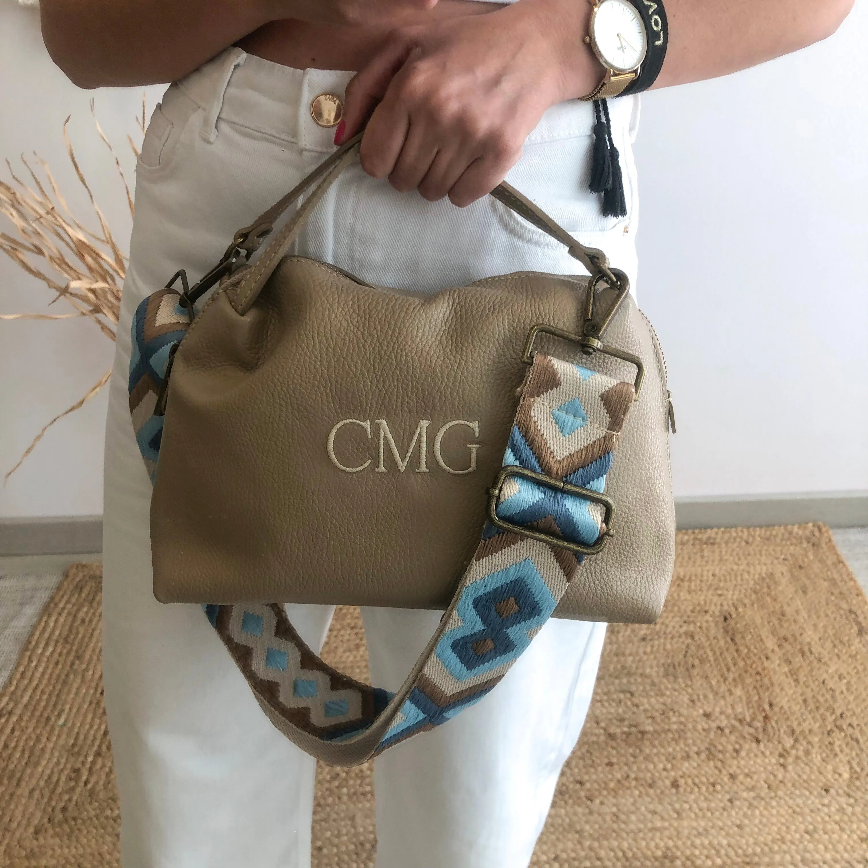 Bolso ovalado piel taupe