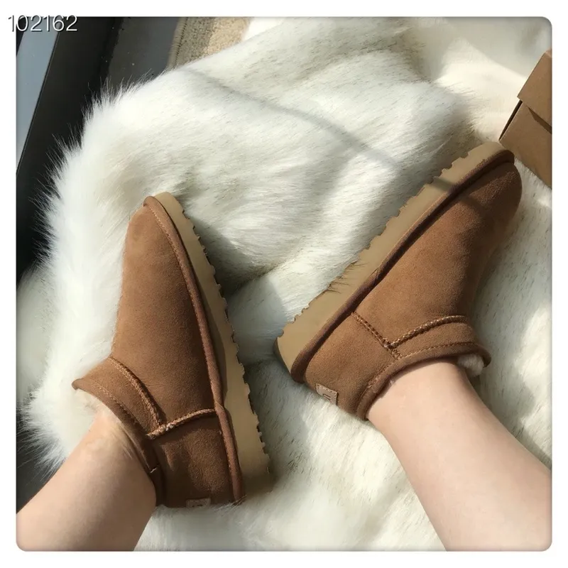 Botas cálidas clásicas para mujer Mini media bota para la nieve EE. UU. Invierno Piel completa Mullido peludo Satén Botines Boti