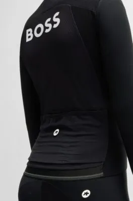 Chaqueta BOSS x ASSOS con tres bolsillos traseros