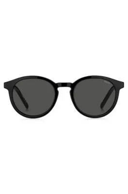 Montura negra para gafas graduadas con lentes oscuras de clip