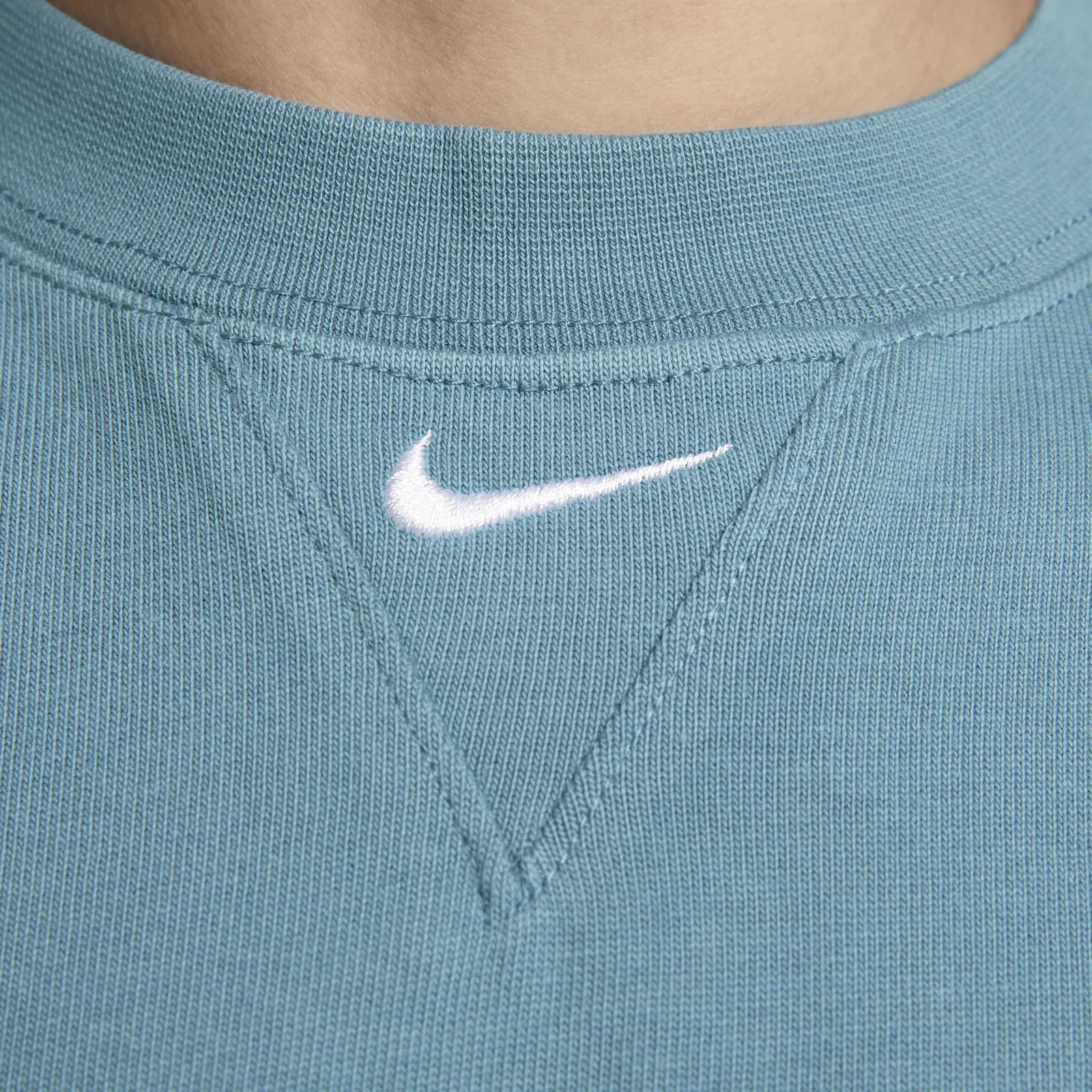 Nike Solo Swoosh