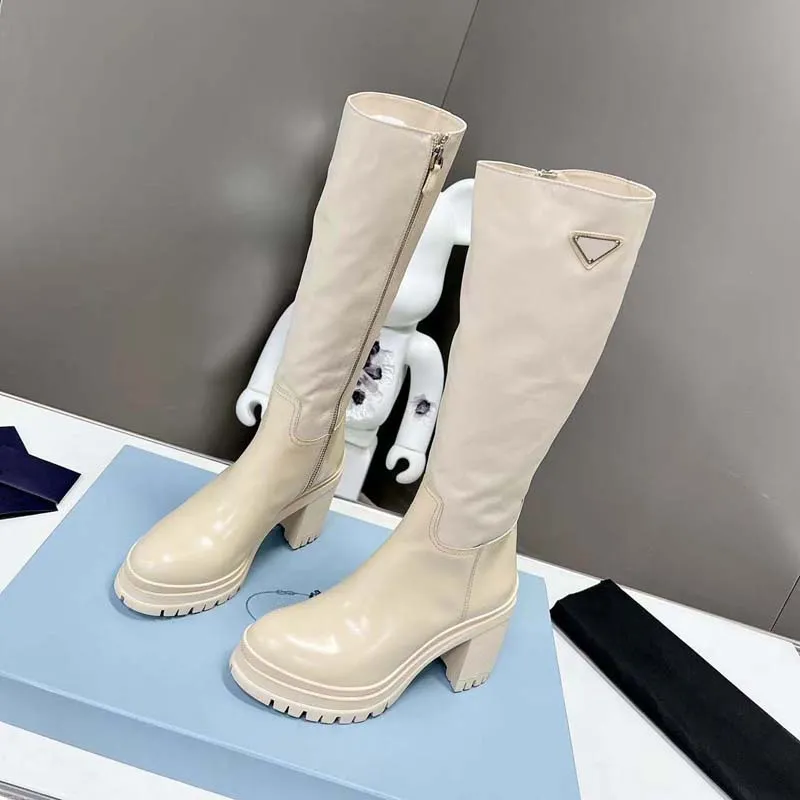 Nuevas marcas de otoño e invierno Diseñador de mujer Cuero brillante y nailon con cordones Botas de tacón alto Botines Botines B